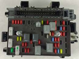 Skrzynka bezpieczników Saab 9-7x 2005-2009