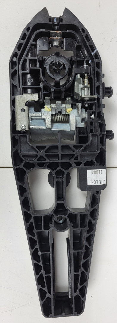 Mocowanie klamki prawy tył Ford Fusion 2013-2020 EM2B-R224N02-AB