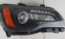 Reflektor prawy Chrysler 300 2012-2014 68085416AE