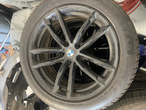 BMW G30 G 31 Koła Felgi komplet 245/45R18 100V 8Jx18 H2 IS30 8093915BLA