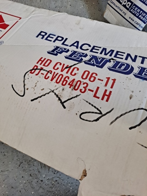 Błotnik przedni lewy Honda Civic 2005-2012 H220152Q H01240168C DJ-CV06403-LH