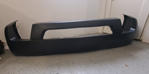 Zderzak przedni grill Chevrolet Silverado 2003-2007 GM1000683