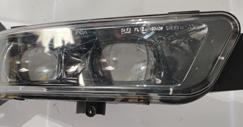 Lampa przeciwmgielna halogen przedni prawy Myotek Dodge Durango Jeep Grand Cherokee 2017-2023 68275510AC