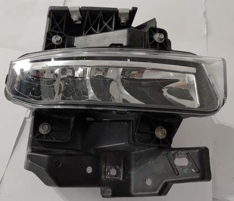 Lampa przeciwmgielna halogen przedni prawy mocowanie Dodge RAM Chrysler Pacifica Voyager 2021-2025 68477196AB 68291438AB