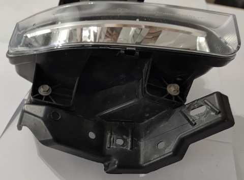 Lampa przeciwmgielna halogen przedni prawy mocowanie Dodge RAM Chrysler Pacifica Voyager 2021-2025 68477196AB 68291438AB